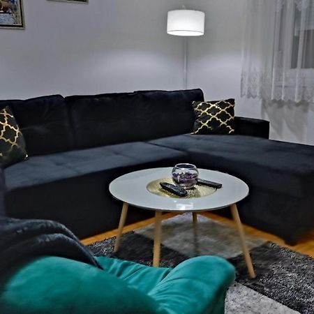 Apartman Carica Visoko Exteriör bild