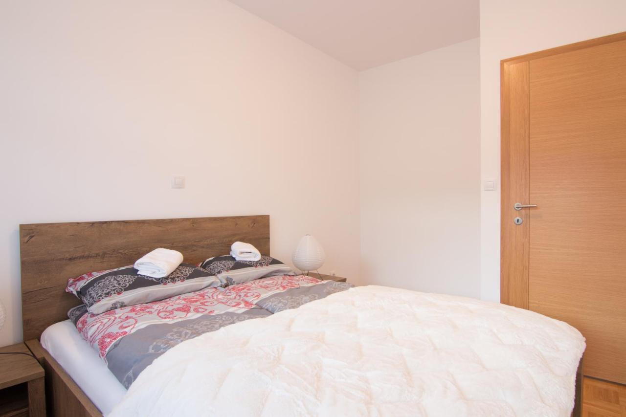 Apartman Carica Visoko Exteriör bild