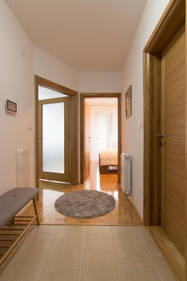 Apartman Carica Visoko Exteriör bild