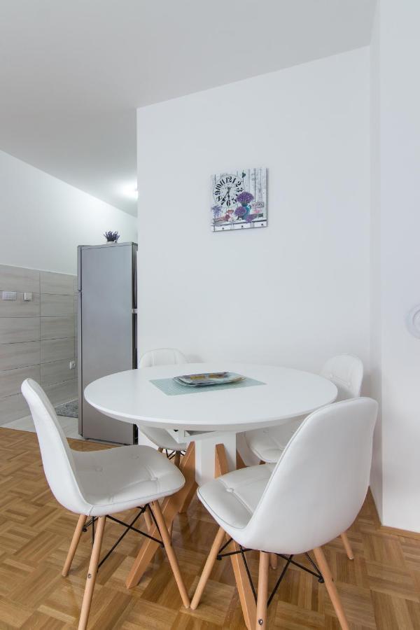 Apartman Carica Visoko Exteriör bild
